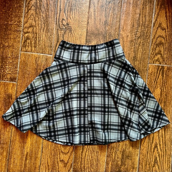 Plaid Skirt - Picture 2 of 3